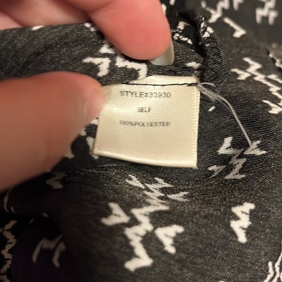 SKIES Are Blue Black and White Patterned Top Size S - Picture 5 of 6